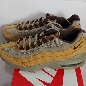 Nike Air Max 95 Premium sneakers Beige Size 7Y